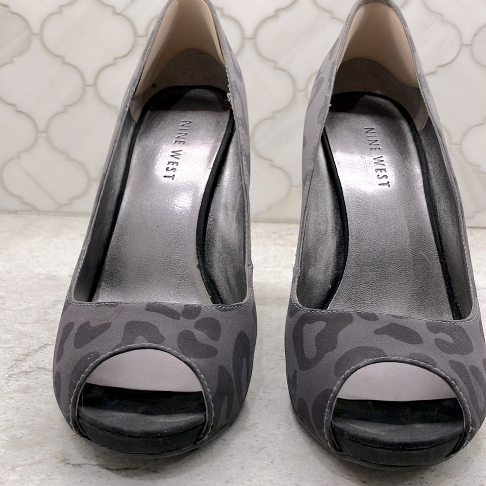 Nine West 4 1/2” open-toed heel with ombre leopard print